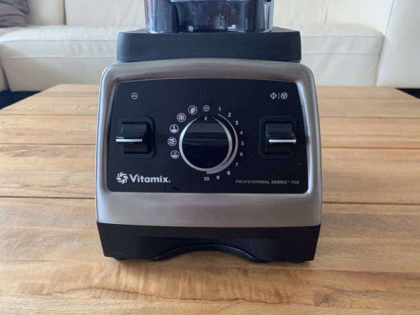 mixeur-de-fruits-vitamix-pro-750-a-vendre-big-1