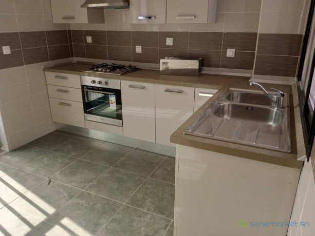 appartement-de-3chambres-a-louer-a-la-cite-keur-gorgui-big-4