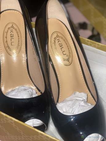 chaussures-a-talon-noir-taille-36-neuf-big-1