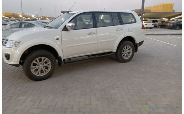 pajero-sport-2014-big-0