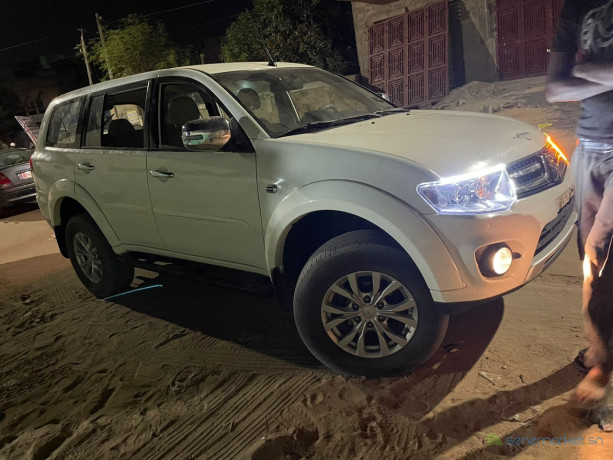 pajero-sport-2014-big-3