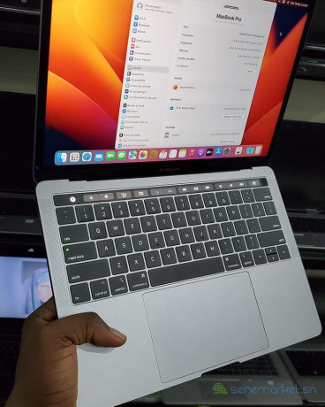 macbook-pro-2019-touchbar-big-0