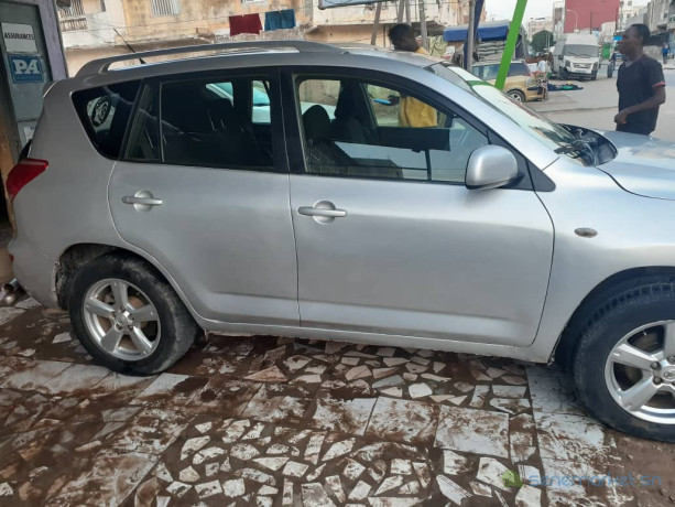 je-vend-une-rav4-annee-2007-transmission-manuelle-gasoil-kilometrage-5170-big-3
