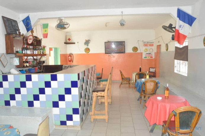 vend-bar-restaurant-a-pikine-big-1