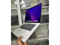 macbook-pro-retina-2017-touch-bar-15pouces-small-3