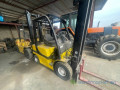 chariot-elevateur-25t-a-vendre-small-0