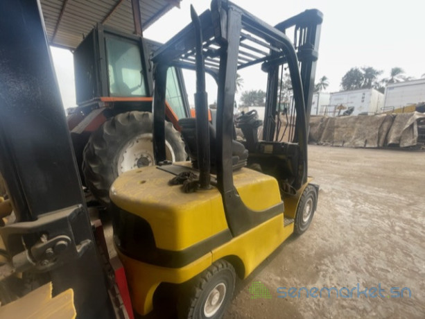 chariot-elevateur-25t-a-vendre-big-3