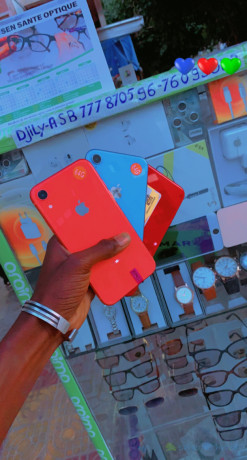 iphone-xr-venant-dorigine-64gb-big-0