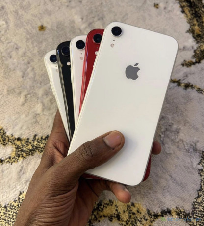 iphone-xr-64gb-big-3