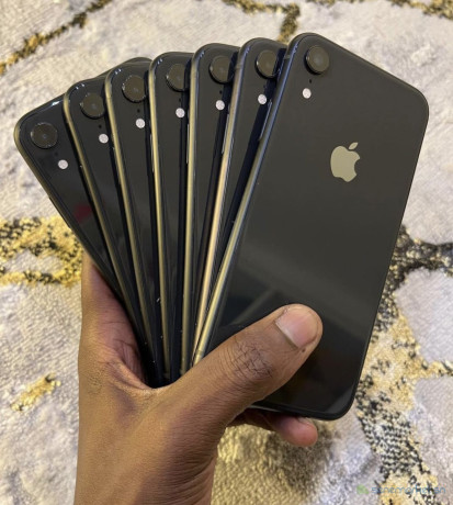 iphone-xr-64gb-big-1