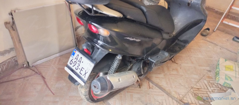 scooter-yamaha-majesty-125-en-tres-bon-etat-avec-carte-grise-testable-a-souhait-si-vous-souhaitez-big-3