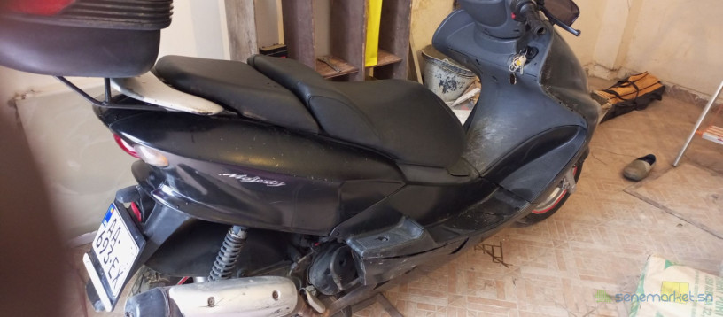 scooter-yamaha-majesty-125-en-tres-bon-etat-avec-carte-grise-testable-a-souhait-si-vous-souhaitez-big-2
