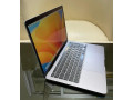 macbook-pro-retina-2020-touch-bar-small-4