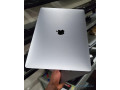 macbook-pro-retina-2017-touch-bar-avec-double-carte-graphique-small-1