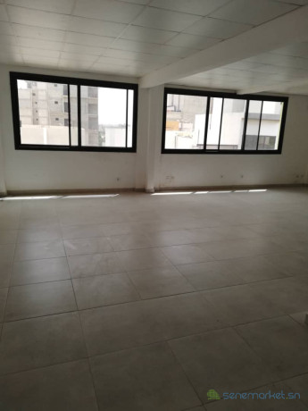 2-plateaux-de-bureaux-a-cite-keur-gorgui-big-2