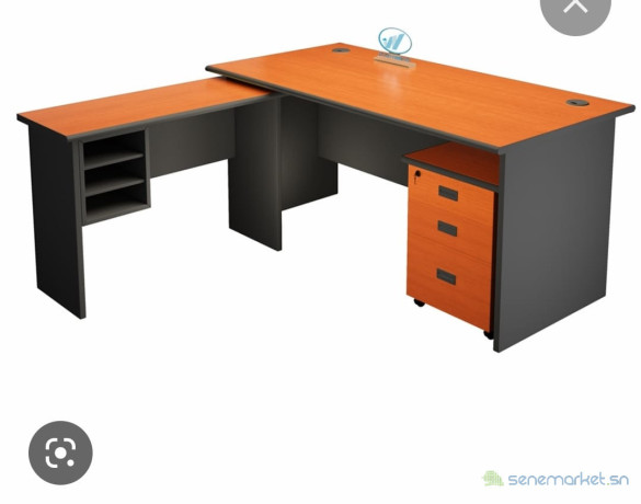 bureau-dadministration-avec-retour-big-0