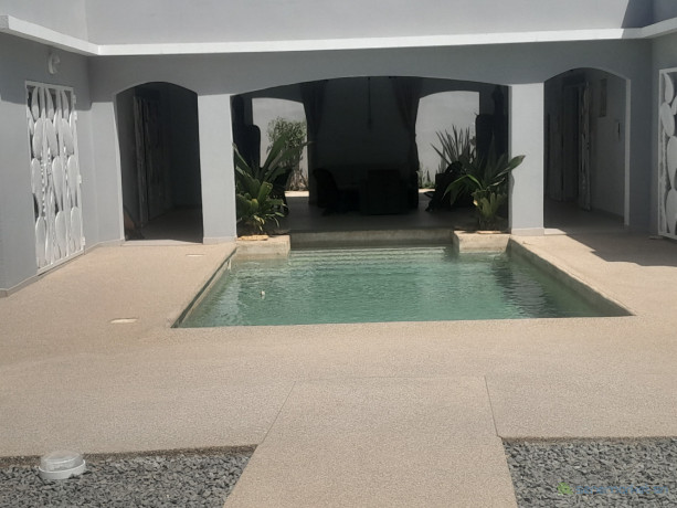 villa-a-vendre-a-ngaparou-dans-un-quartier-tres-rechercher-deuxieme-ligne-bord-de-mer-big-0