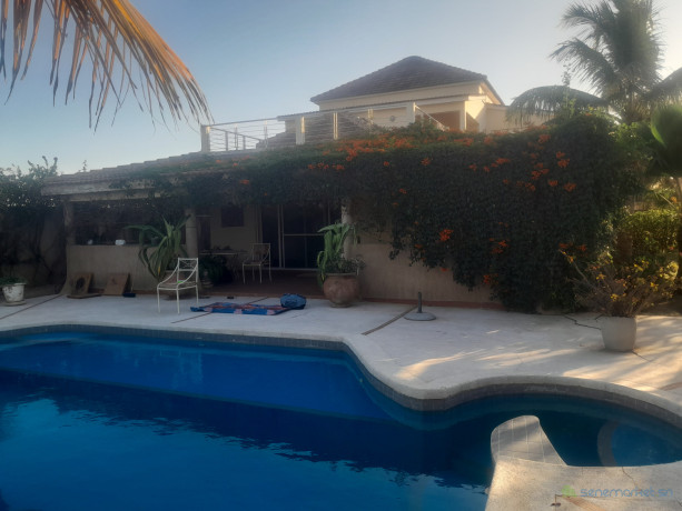a-la-somone-villa-a-vendre-de-4-pieces-avec-piscine-big-0