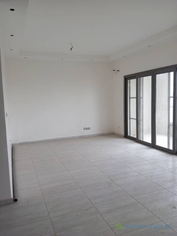 appartement-a-louer-au-point-e-big-0