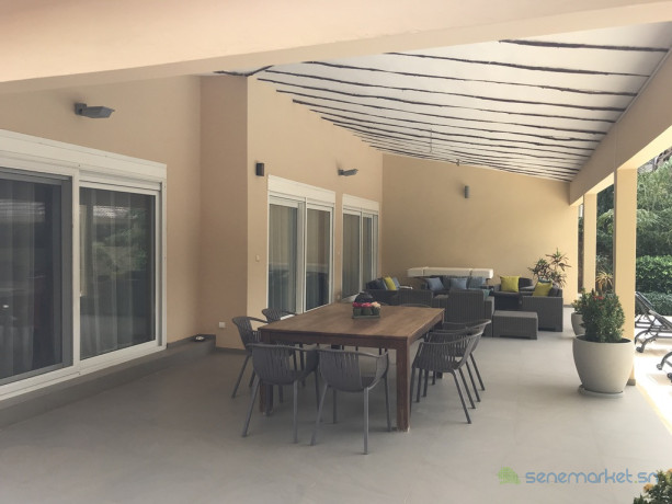 a-vendre-a-ngaparou-une-superbe-villa-de-6-pieces-avec-piscine-big-1