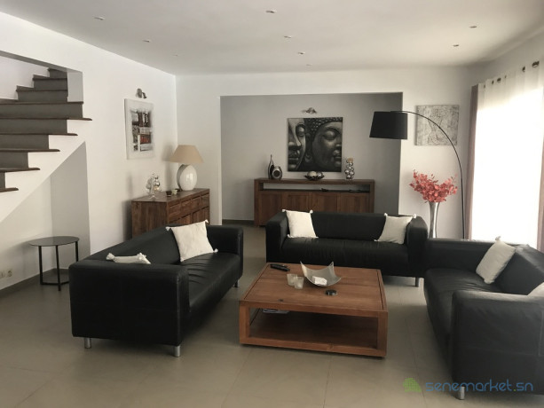 a-vendre-a-ngaparou-une-superbe-villa-de-6-pieces-avec-piscine-big-2