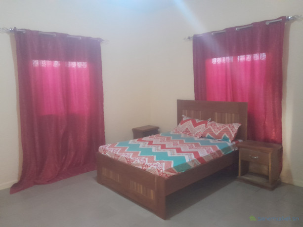 a-vendre-a-malicounda-une-villa-de-6-pieces-de-126m2-sur-un-terrain-de-300m2-big-3