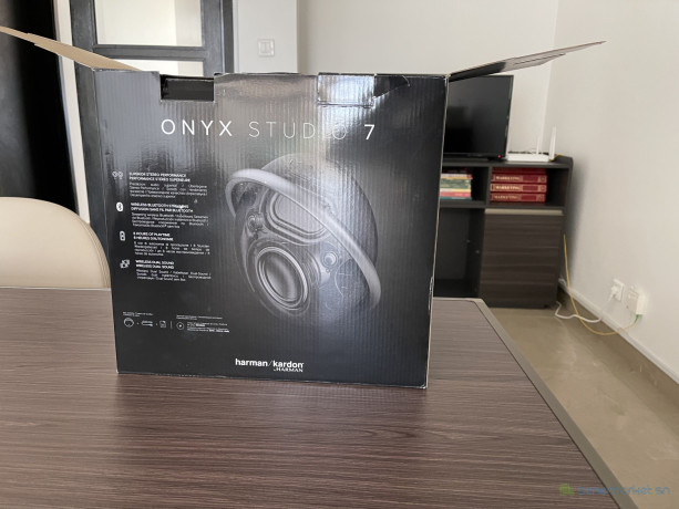 haut-parleur-onyx-studio-tout-neuf-dans-sa-boite-big-0