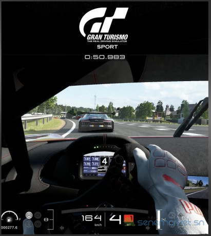 sony-playstation-4-slim-avec-le-jeu-gran-turismo-sport-et-un-volant-et-pedales-hori-big-2
