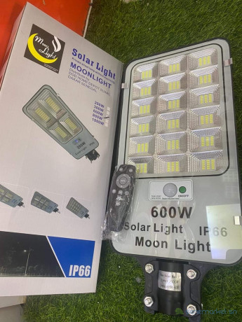 lampadaire-et-projecteur-solaire-a-vendre-big-2