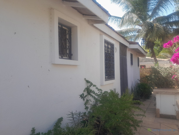 a-saly-en-residence-bord-de-mer-une-villa-de-3-pieces-a-vendre-sur-un-terrain-de-318m2-en-titre-foncier-big-0