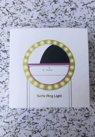 ring-light-selfie-big-2