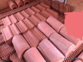 les-tuiles-permettent-de-recouvrir-et-proteger-efficacement-les-toitures-tout-en-renforcant-lisolation-thermique-des-maisons-small-2
