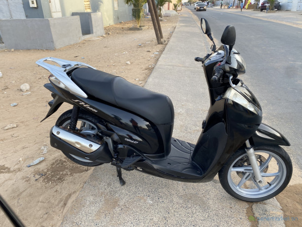 a-vendre-scooter-honda-sh-300i-big-1