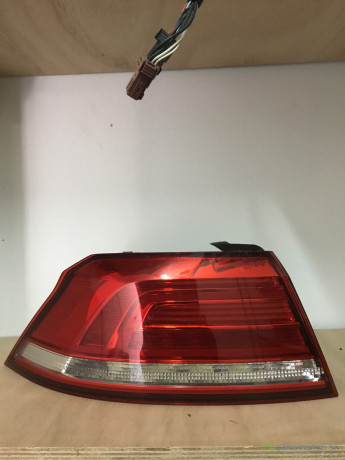 volkswagen-passat-7-b8-feu-arriere-gauche-big-0