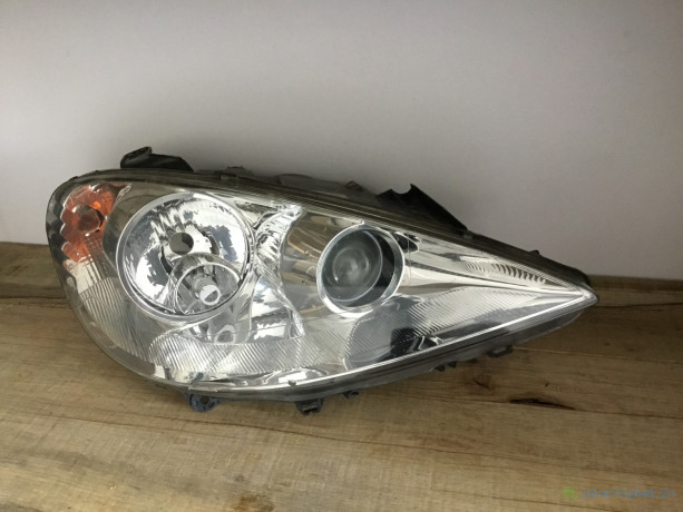 peugeot-807-phare-avant-droit-big-0