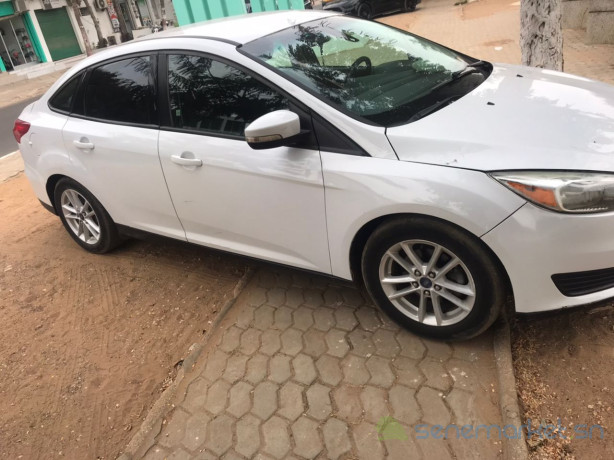 ford-focus-de-lannee-2015-essence-automatique-big-3