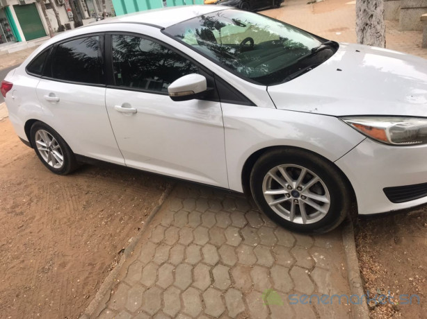ford-focus-de-lannee-2015-essence-automatique-big-2