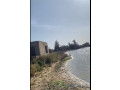 terrain-lac-rose-pied-dans-leau-small-1