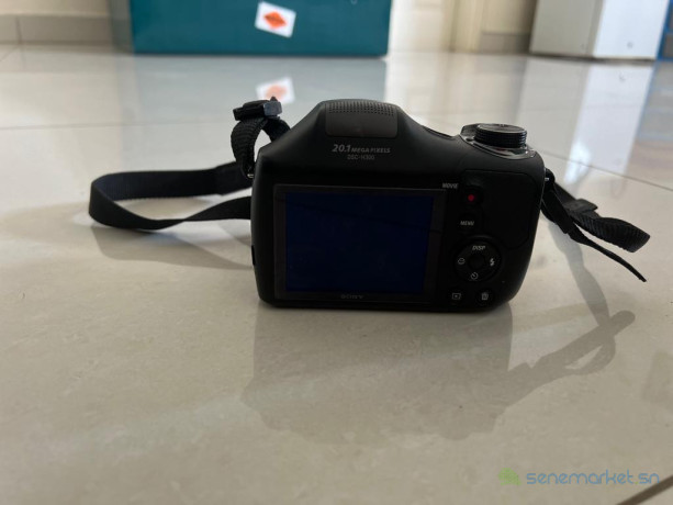 camera-cybershot-2eme-main-big-2