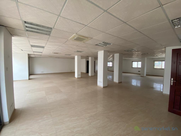 plateau-de-bureau-a-louer-big-2