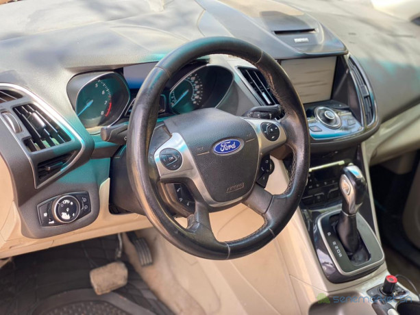 ford-escape-sel-big-2