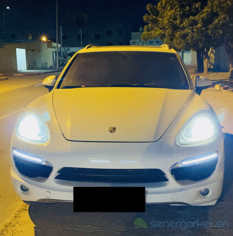 porsche-cayenne-2011-big-0
