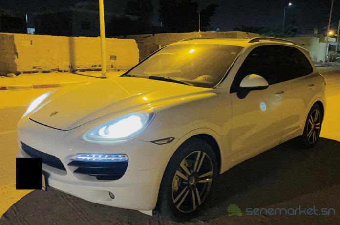porsche-cayenne-2011-big-1