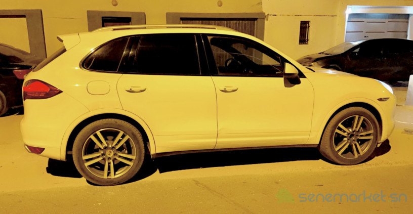 porsche-cayenne-2011-big-2