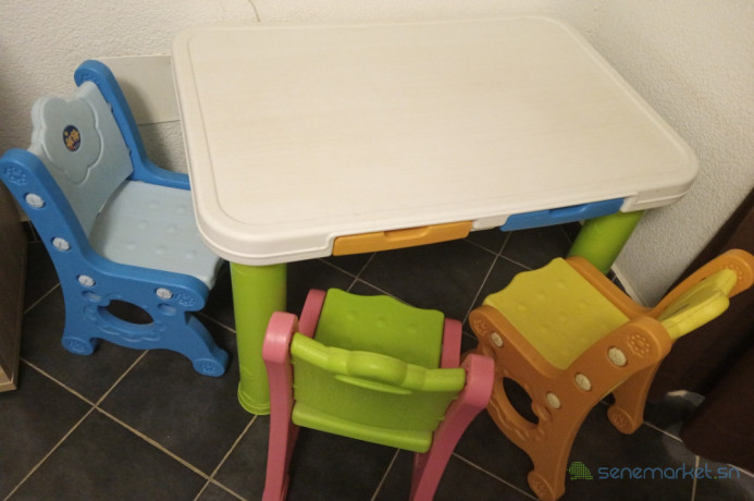 bureau-enfants-trois-tiroirs-trois-chaises-big-1