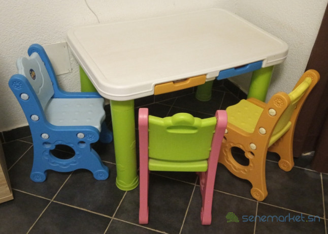 bureau-enfants-trois-tiroirs-trois-chaises-big-0