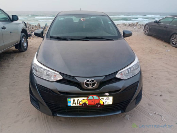 toyota-yaris-sedan-annee-2018-a-vendre-big-0