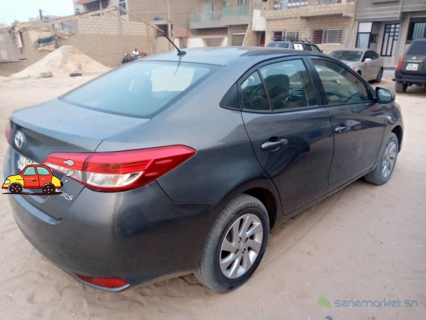 toyota-yaris-sedan-annee-2018-a-vendre-big-1