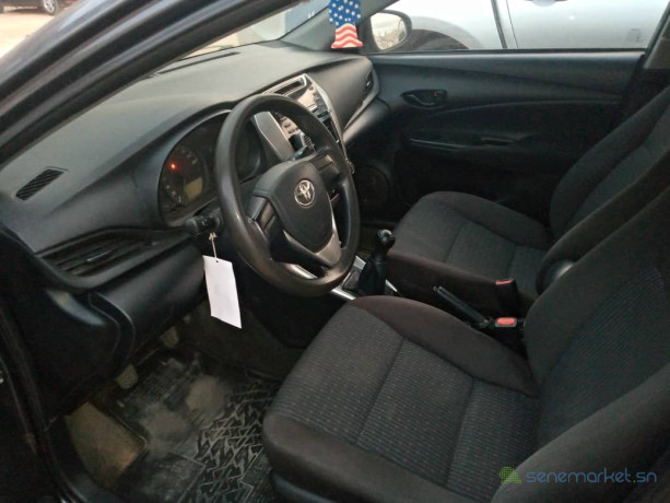 toyota-yaris-sedan-annee-2018-a-vendre-big-3