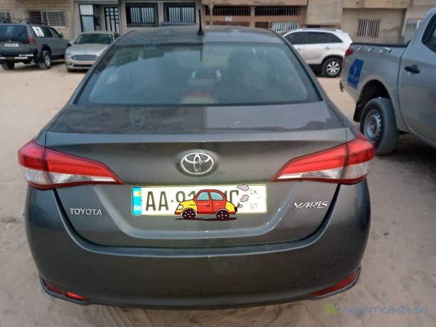 toyota-yaris-sedan-annee-2018-a-vendre-big-2